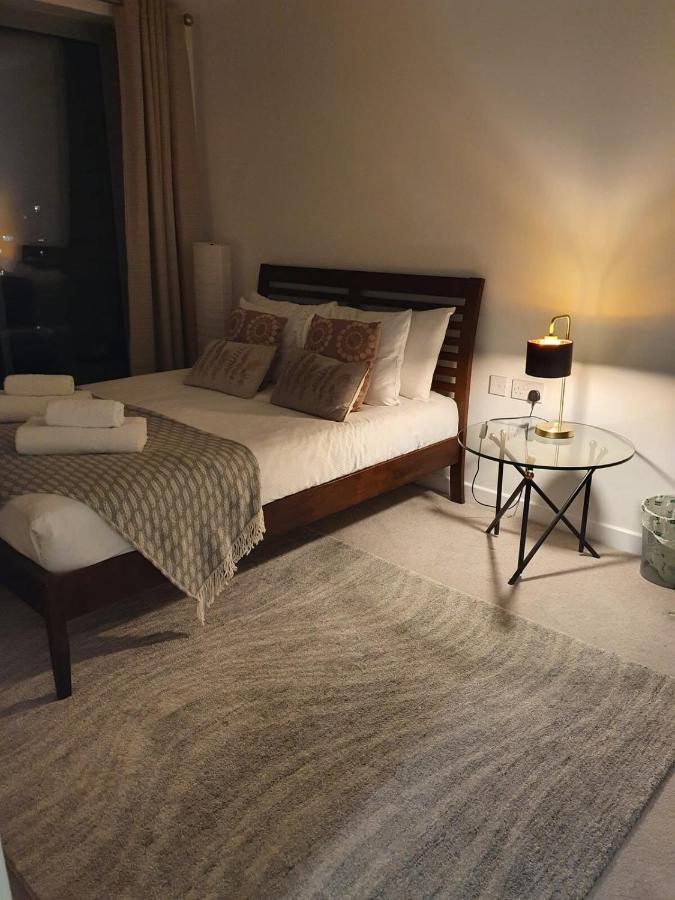 Modern 1 Bedroom Near Canary Wharf With Balcony Apartamento *